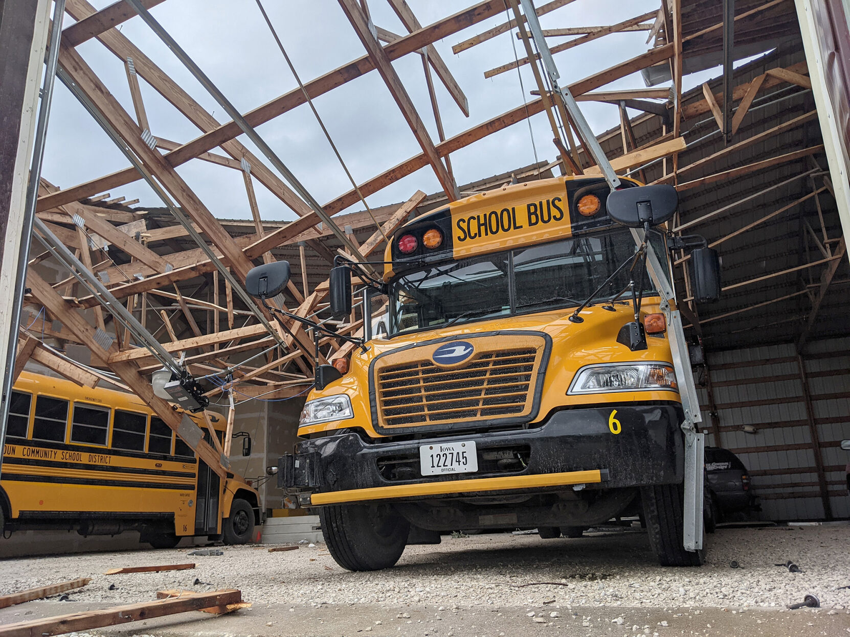 lc tornado bus 21-07-14